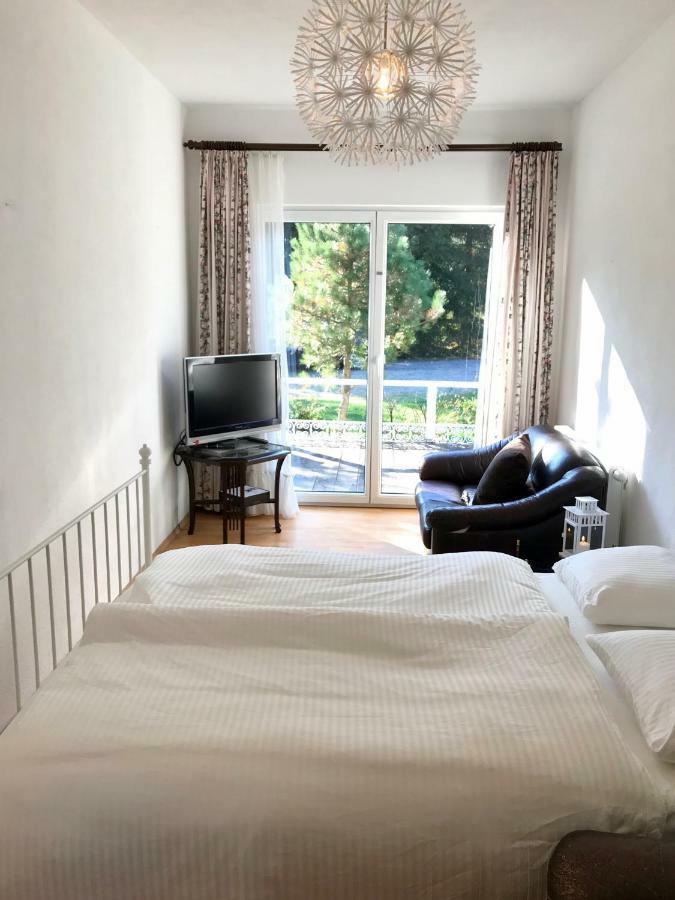 Traumhafte Wohnung Auf Pferde Ranch アイヒ エクステリア 写真